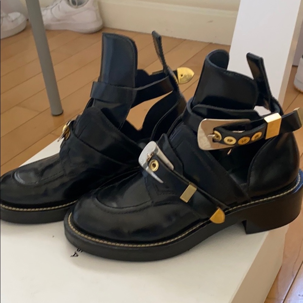 Balenciaga cut out boots!